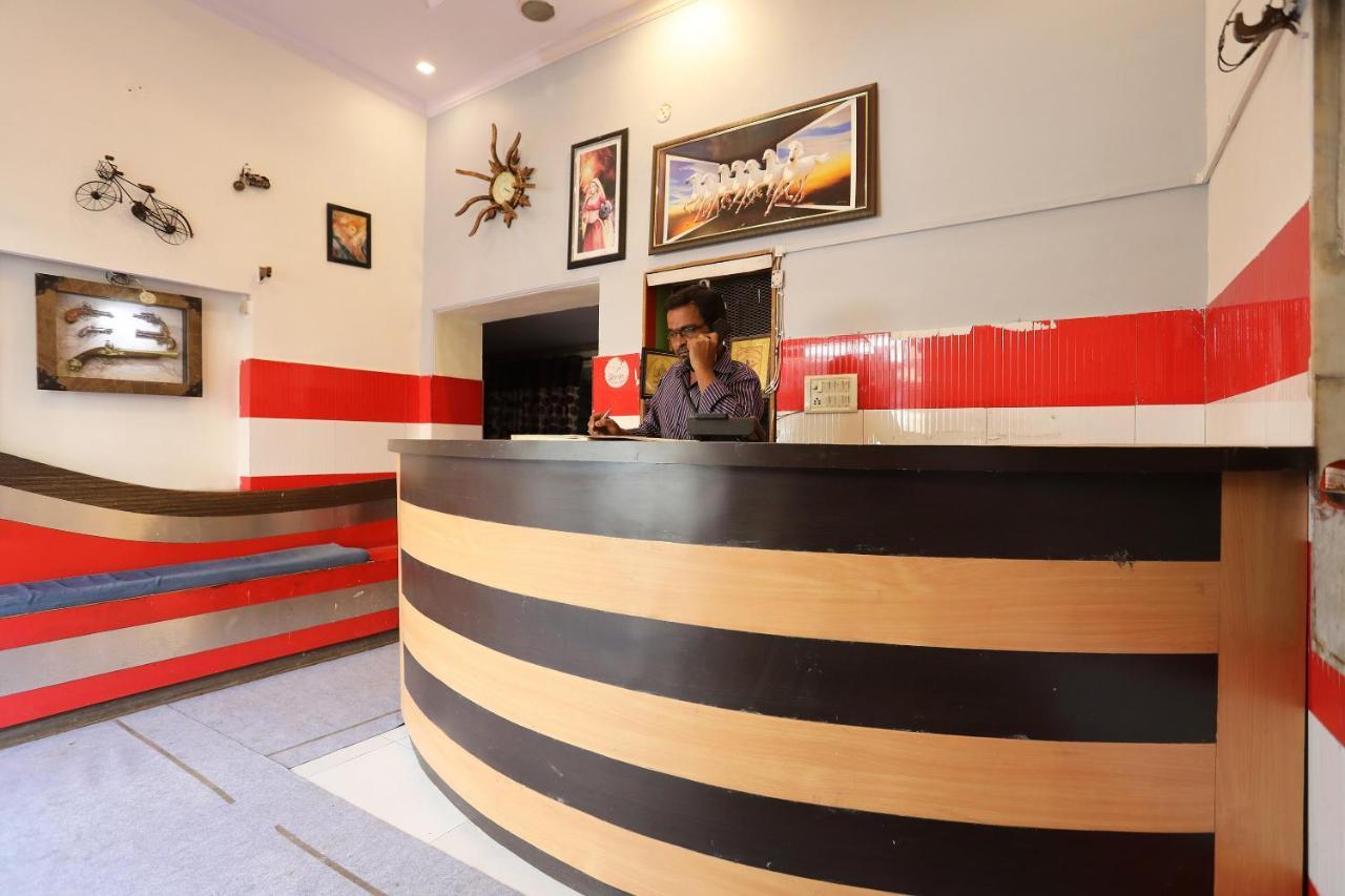 Oyo 29411 Hotel Vanshika Agra  Kültér fotó