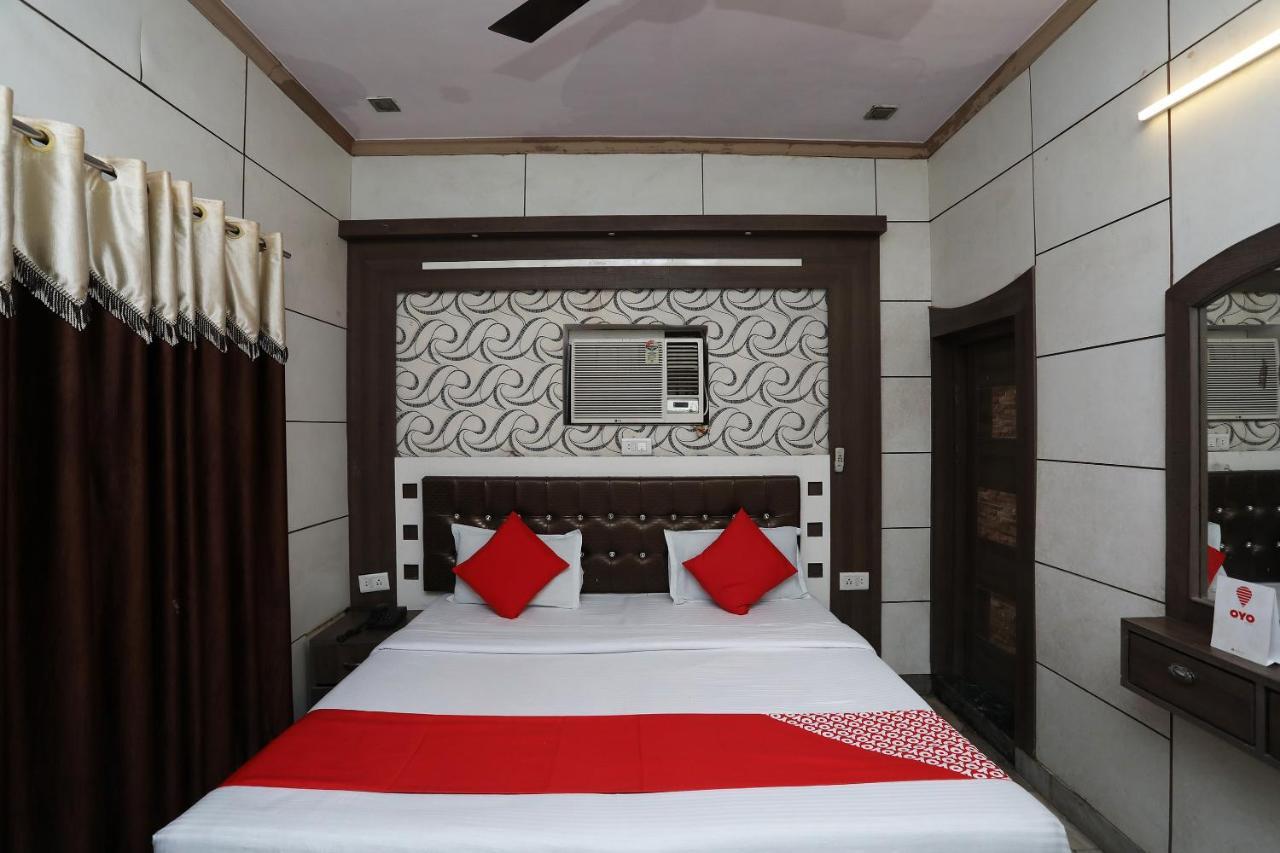 Oyo 29411 Hotel Vanshika Agra  Kültér fotó