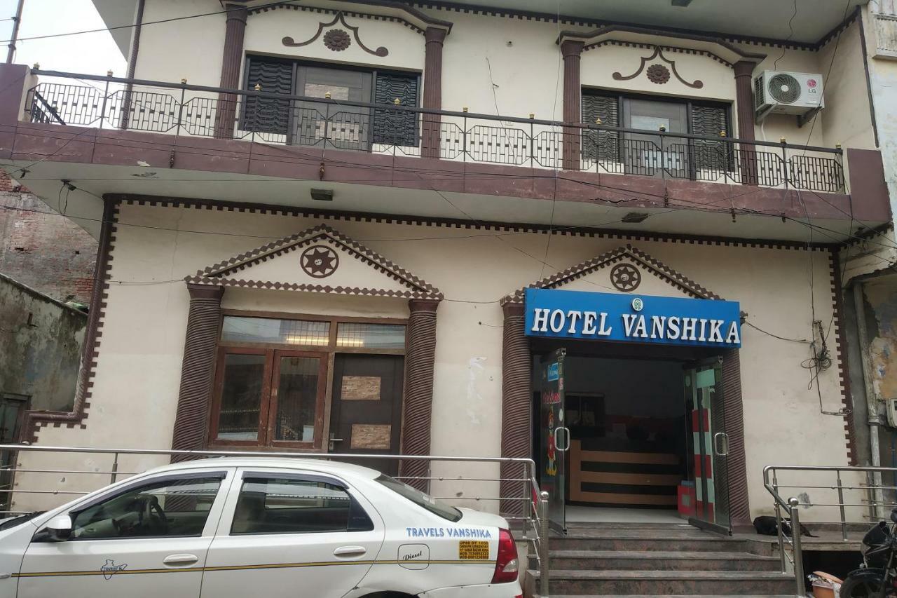 Oyo 29411 Hotel Vanshika Agra  Kültér fotó