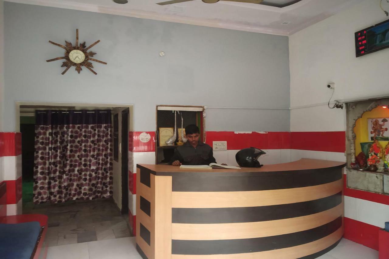 Oyo 29411 Hotel Vanshika Agra  Kültér fotó